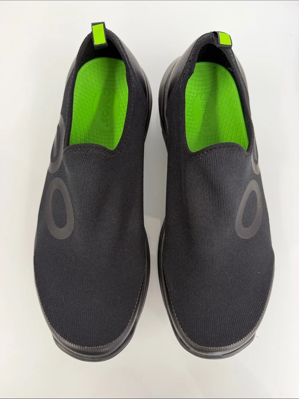 NEW OOFOS men's oomg sport low in black 11.5